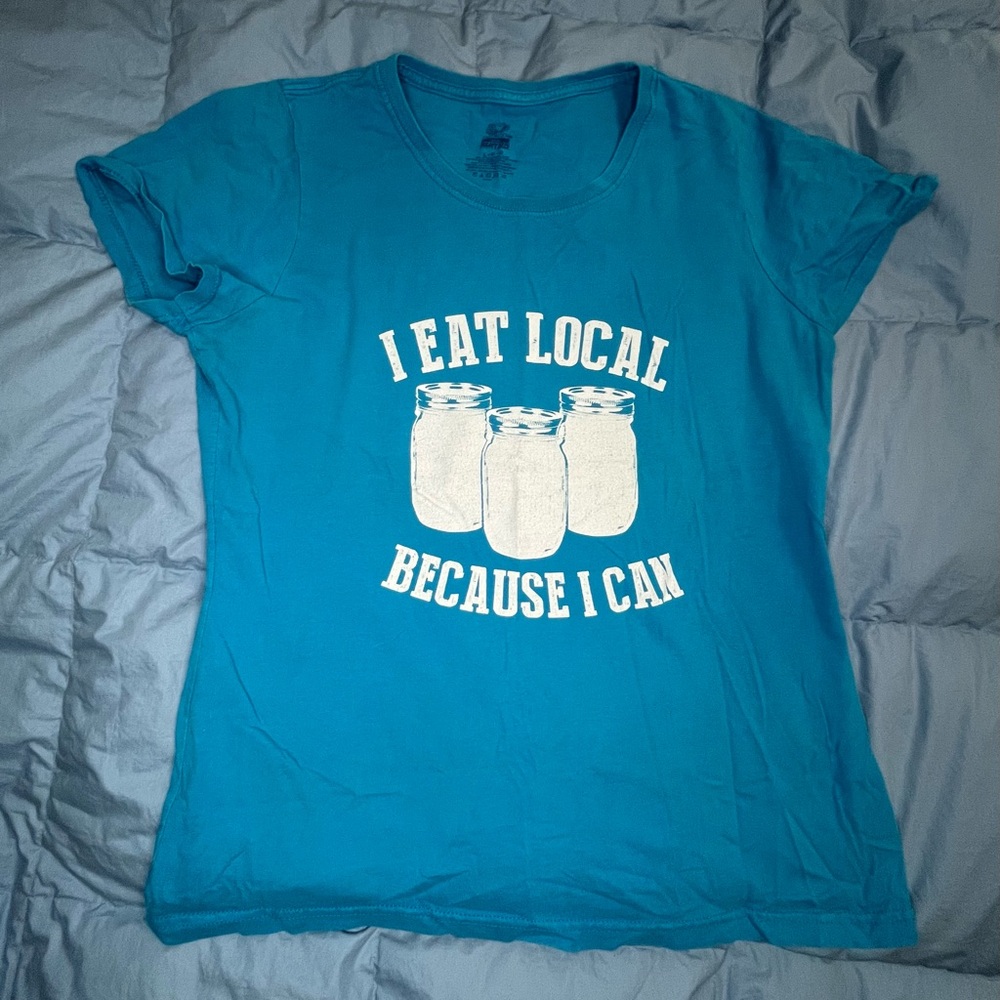 Women’s T-shirt Eat Local Size Large